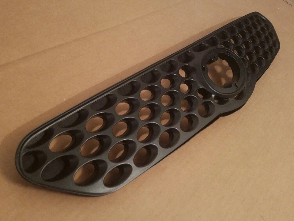 For 2003-2004New Matte Black Front Bumper Radiator Grille Upper TOYOTA MATRIX Foto 4 de 4