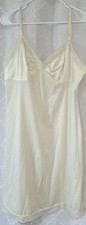 Vintage Vanity Fair Lace Satin Slip Dress 40 Ivory 80s Coastal Cowgirl