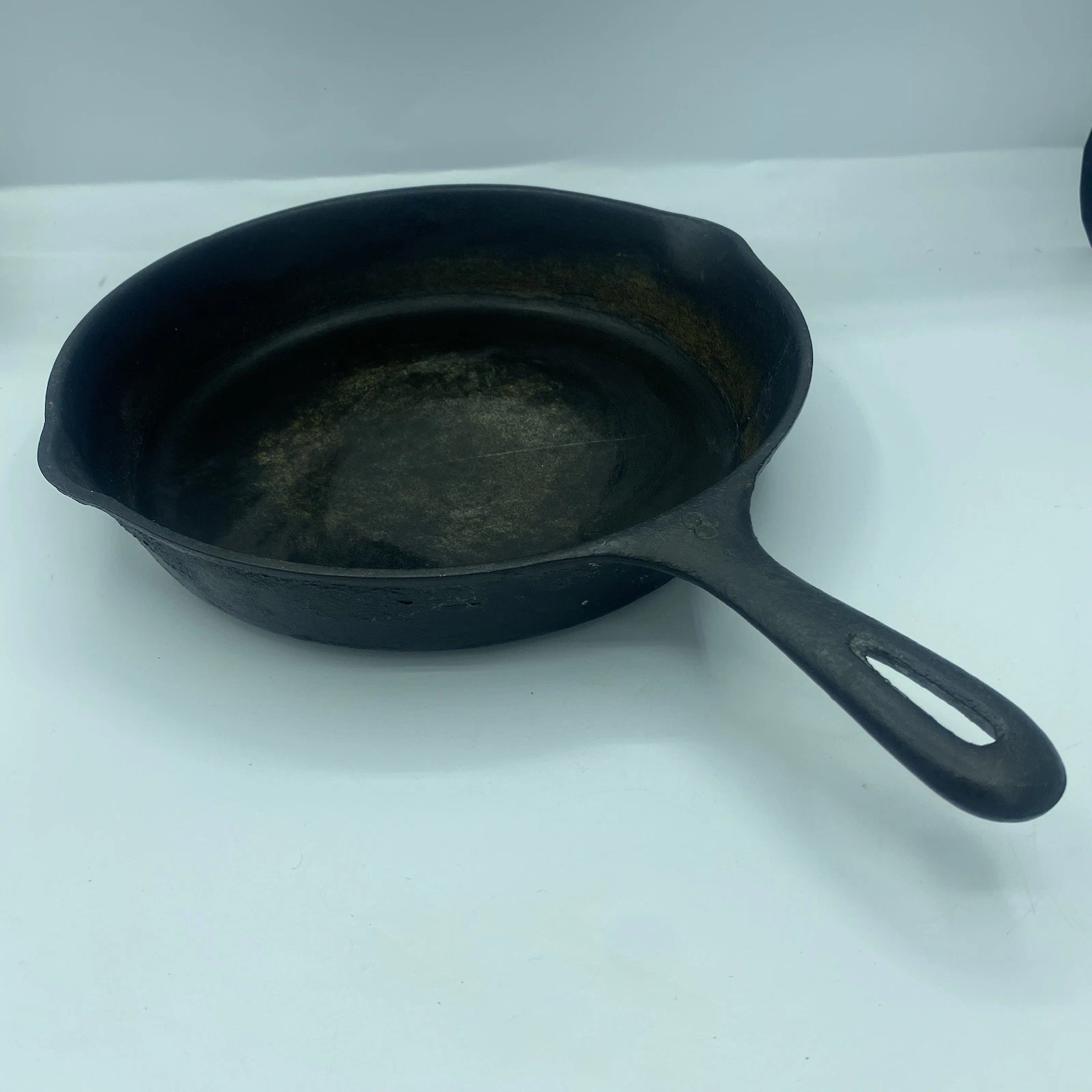Vintage No 8 Cast Iron Skillet 10.5” Double Spout Made In USA Frying Pan