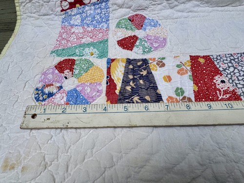 Vintage Patchwork Quilt - Feed Sack - Dresden Plate - Handmade - 103" x 61" - Picture 16 of 24