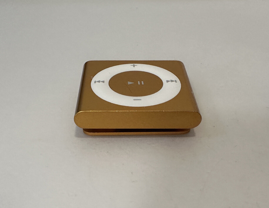 Apple iPod shuffle 4th Generation Orange (2 GB) Works Great