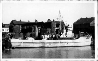 British Royal Navy Battleship Minesweeper HMS BYMS 2051 SHIPPING OLD PHOTO
