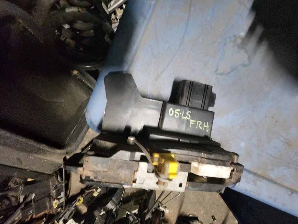 Lincoln LS 2005 2006 pasajero derecho puerta delantera actuador de bloqueo Foto 2 de 2