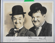 Stan Laurel autograph signed 8X10 Photo Oliver Hardy Read disc Laurel and Hardy