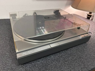 Fisher MT-100 (C) DC Servo Semi-Automatic Belt Drive Turntable, Vinyl Record