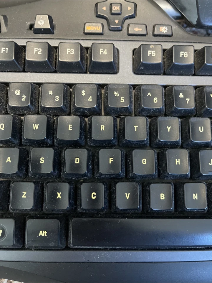 Logitech G19 Gaming LED Programmable Display Keyboard Y-U0005 With Power Cord - Image 3 of 4