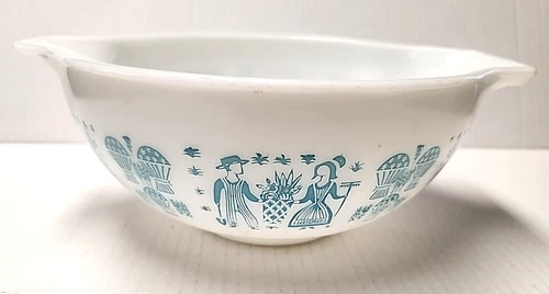 Vintage PYREX Amish Butterprint Turquoise/White #443  1-1/2 QT Cinderella Bowl