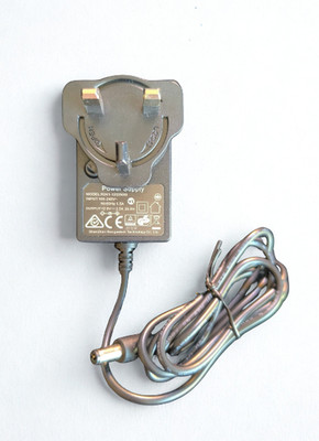 12V 2,5A Netzteil Adapter UK Stecker AC/DC Ladegerät 100-240V 30W Original ACEPC