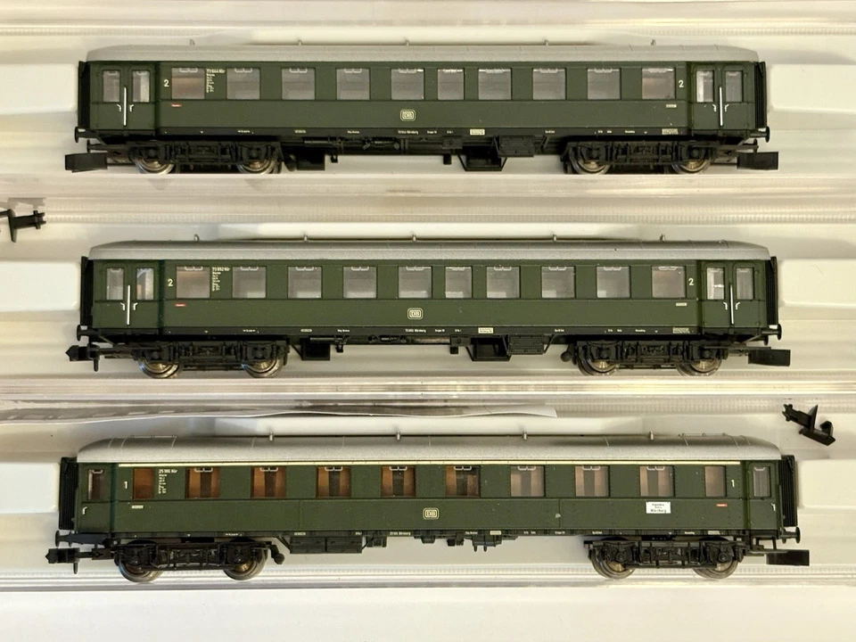 3x Fleischmann N 8677 8679 8675 Personenwagen DB grün Eilzugwagen 3er Set  - OVP