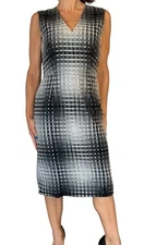 Marco De Vincenzo Sheath Dress Sleeveless Grey/Metallic laser cut v neck  42/6