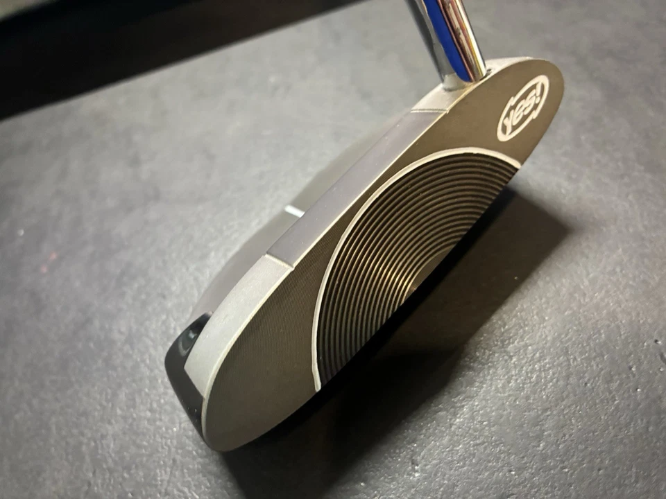 Yes C-Groove Victoria II 35" Putter - Great Condition - Image 2 of 4