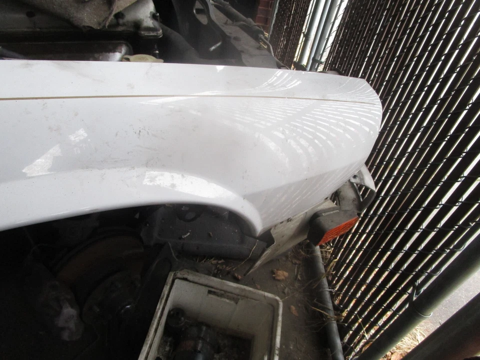 Переднее крыло пассажирское Jaguar XJS 1993-1996 #BHC2544 - Изображение 3 из 4