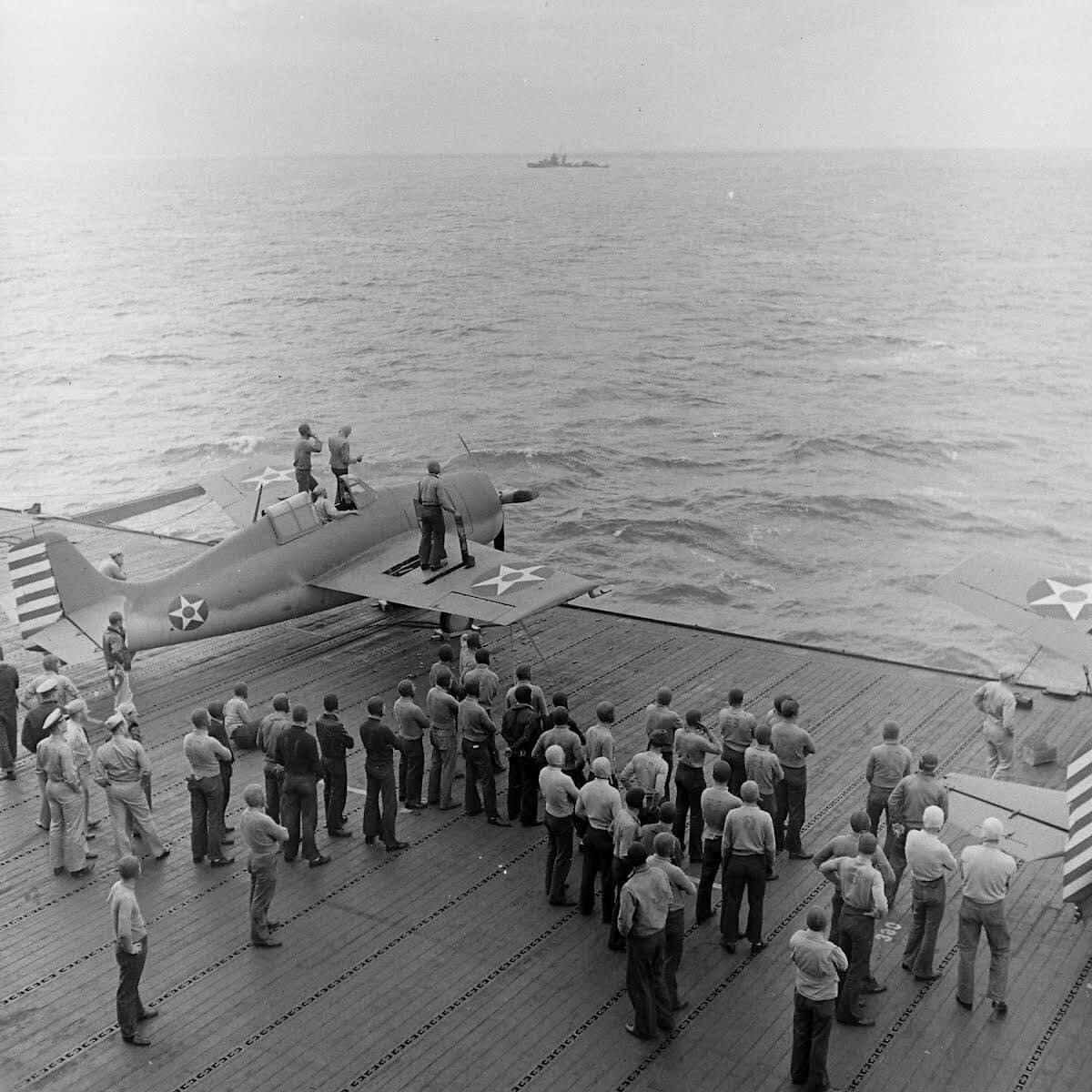 WW2 WWII Photo World War Two / US Navy Aircraft Carriers in Action