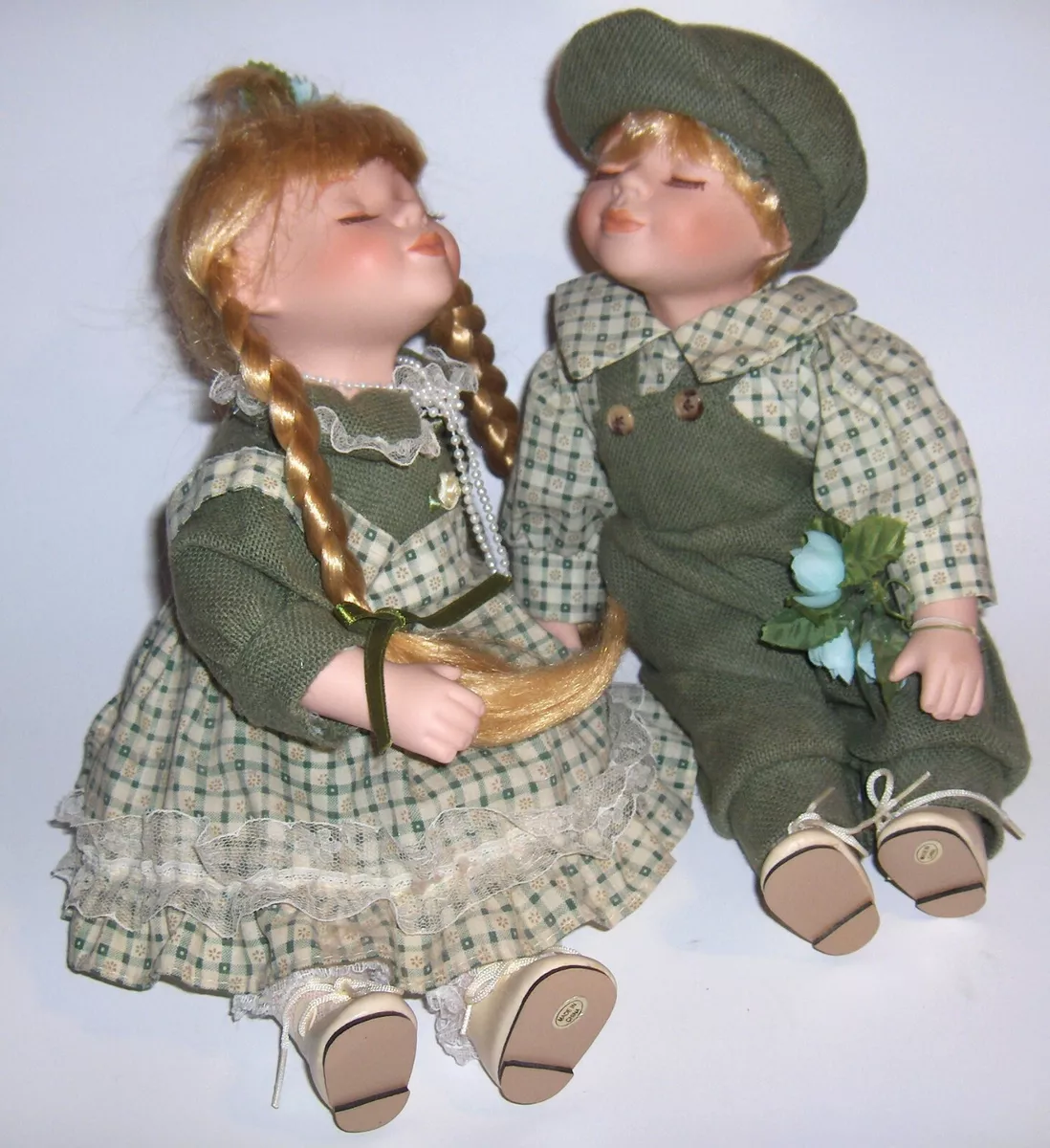 Kissing Couple Boy and Girl 12
