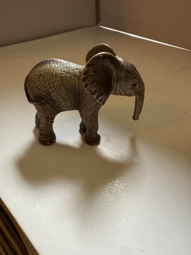 African Elephant Calf Animal Wild Life Figure by Schleich 14763 - Picture 3 of 8