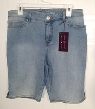 Gloria Vanderbilt Woman's Light Wash Mid-Rise Denim Bermuda Shorts - Size: 10