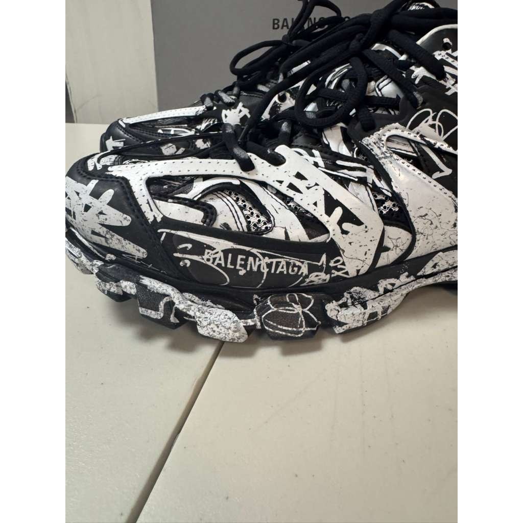 Balenciaga Graffiti DirtyTrack Sneakers in Black/White BNWB 40 image 6