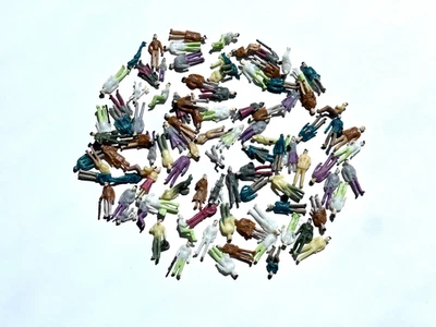 ca. 100 stehende & sitzende Figuren (H0 / 1:87)