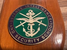 BRITISH FORCES DEFENCE INTELLIGENCE & SECURITY SCHOOL PLAQUE/SHIELD