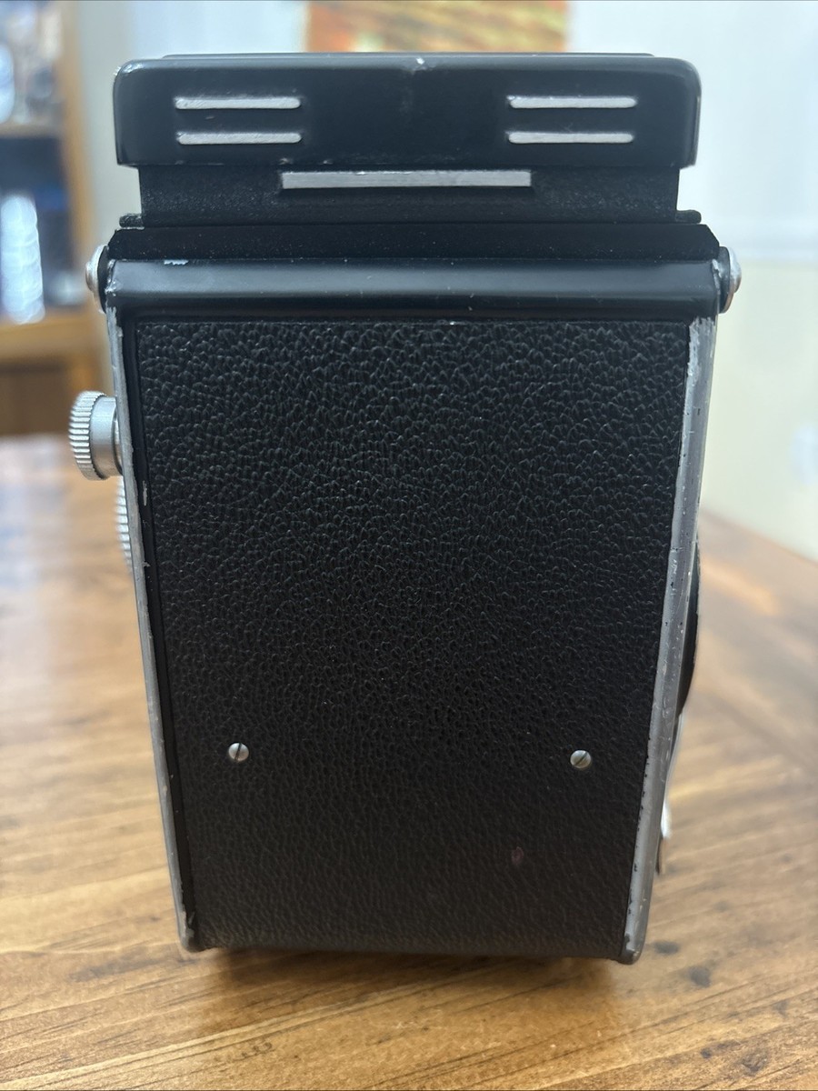 Vintage Yashica-Mat LM Copal MXV Camera 80mm Twin Lens w/ Leather