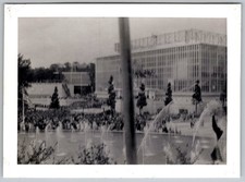 Vtg B&W Snapshot Crowd At Pavilion Fountain Area 1960s