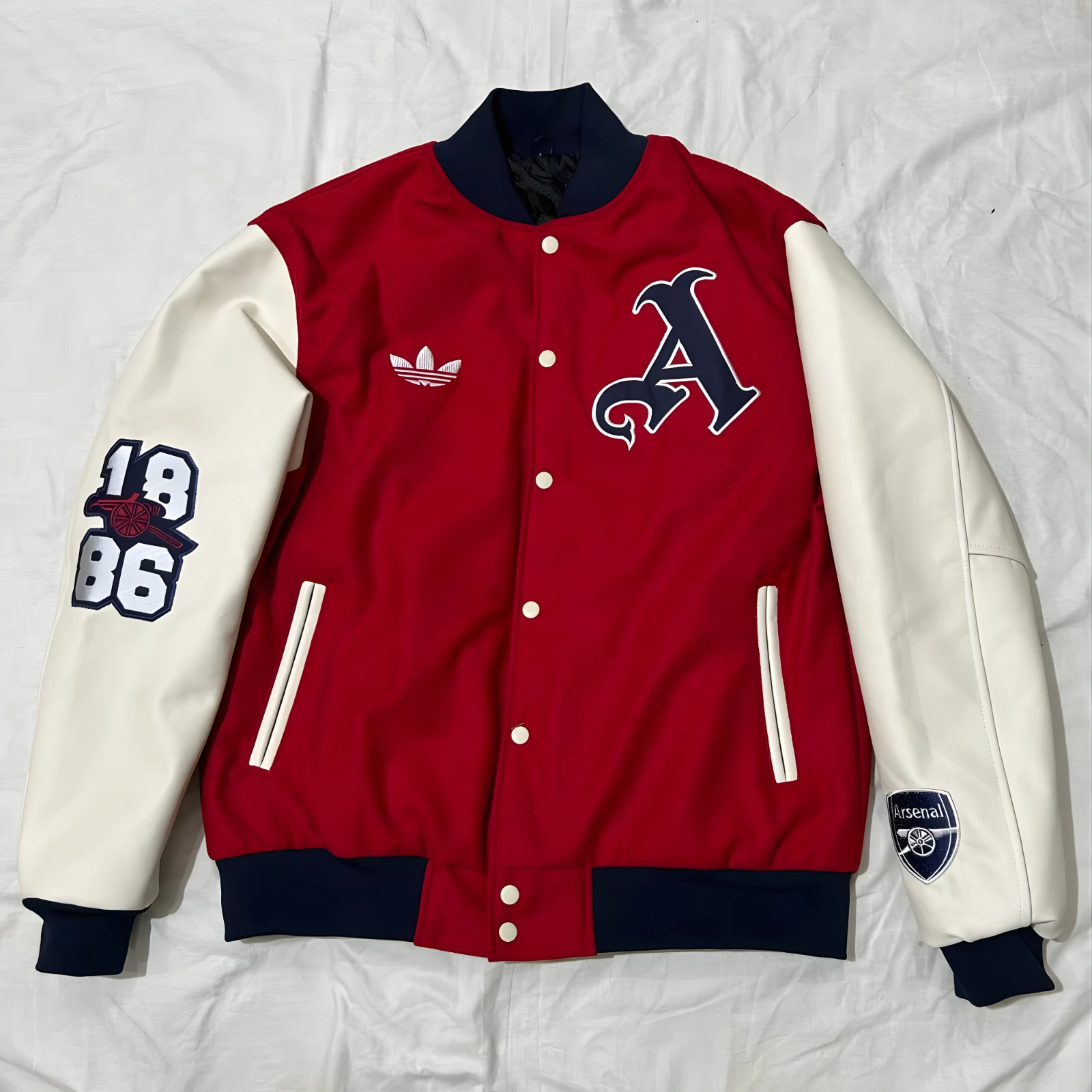 Arsenal Lettermen Jacket Wool and Leather Varsity Jacket with Snap button Costum
Opens in a new wind