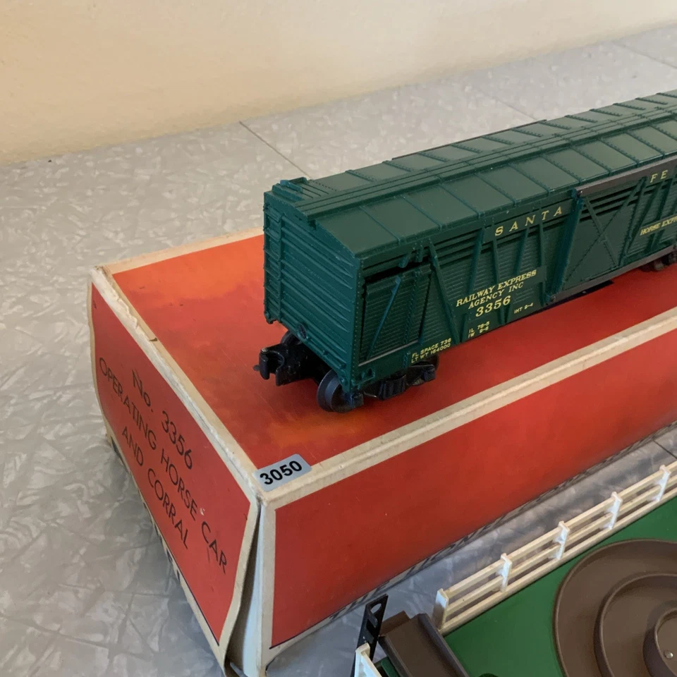 Vintage Postwar Lionel 3356 Operating Horse Car Set W/ Box & Accessories - Image 4 of 4