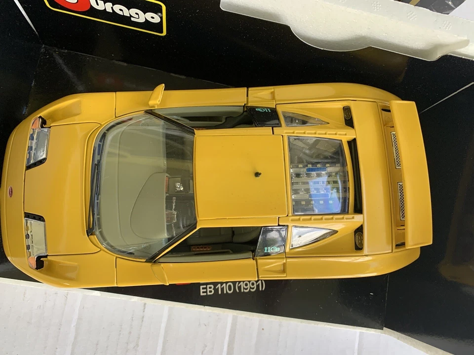 BUGATTI EB 110 CAR 1:18 SCALE DIE-CAST BURAGO 1991 COD 3045 - Image 3 of 4