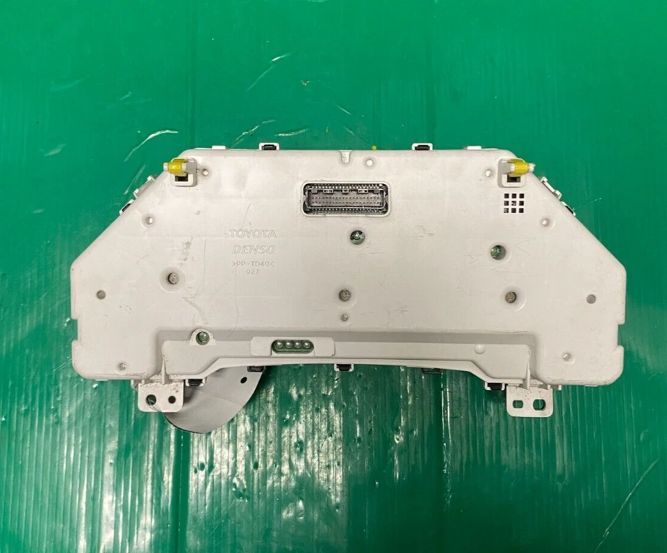 Cuadro de instrumentos velocímetro Lexus CT200H 2011-2013 78 k millas 83800-76010 Foto 2 de 3