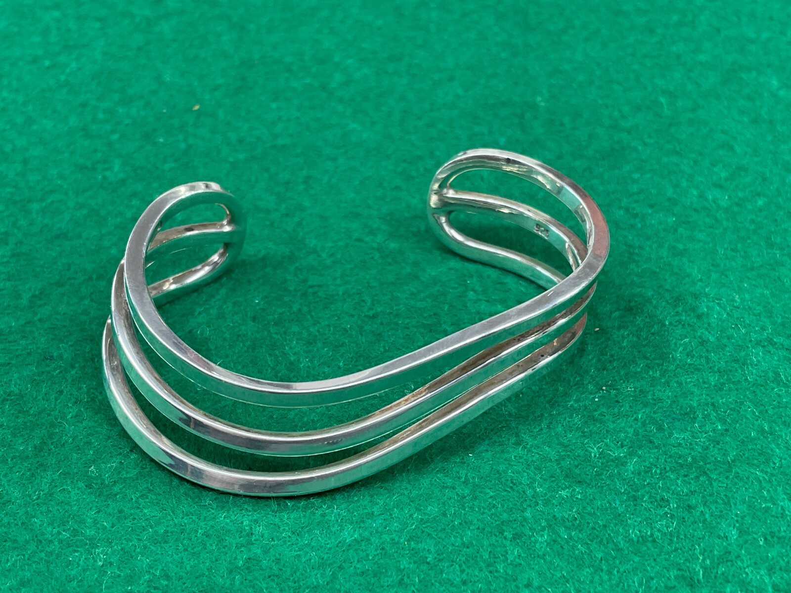 SOLID STERLING SILVER CUFF BANGLE BRACELET 33G VI… - image 1