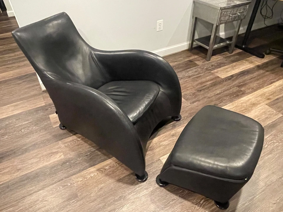 Sillón y otomana Loge de cuero negro de Gerard Van Den Berg para Montis Foto 3 de 4