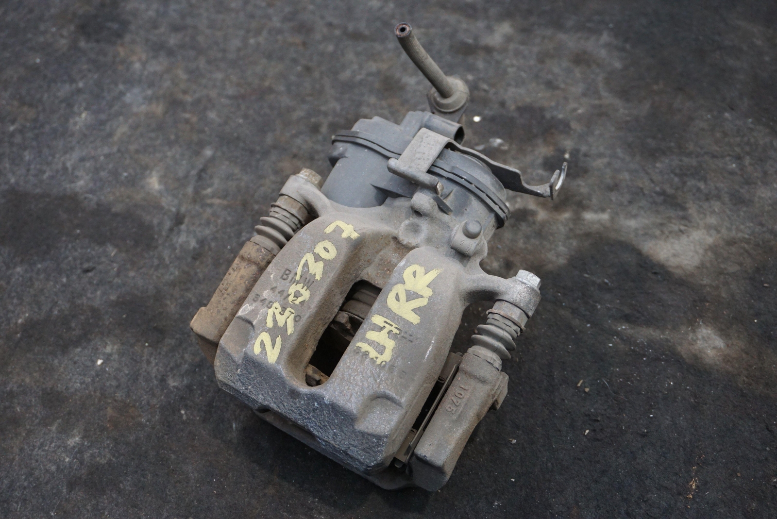 Rear Left Brake Caliper & Bracket 34216870571 OEM BMW 750i G11 G12  