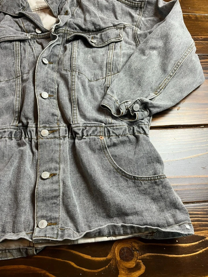 Jordache Jacket, Women's Size Large, Gray, Denim, Vintage, Buttons Up, Pockets - Image 4 of 4