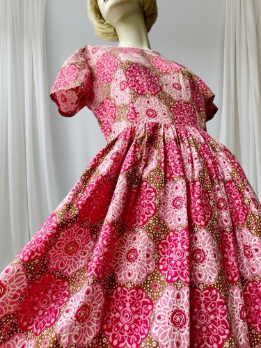 True Vintage 1950s Pink Floral Fit N Flare Cotton Dress - Classic Retro Style - Imagen 7 de 12