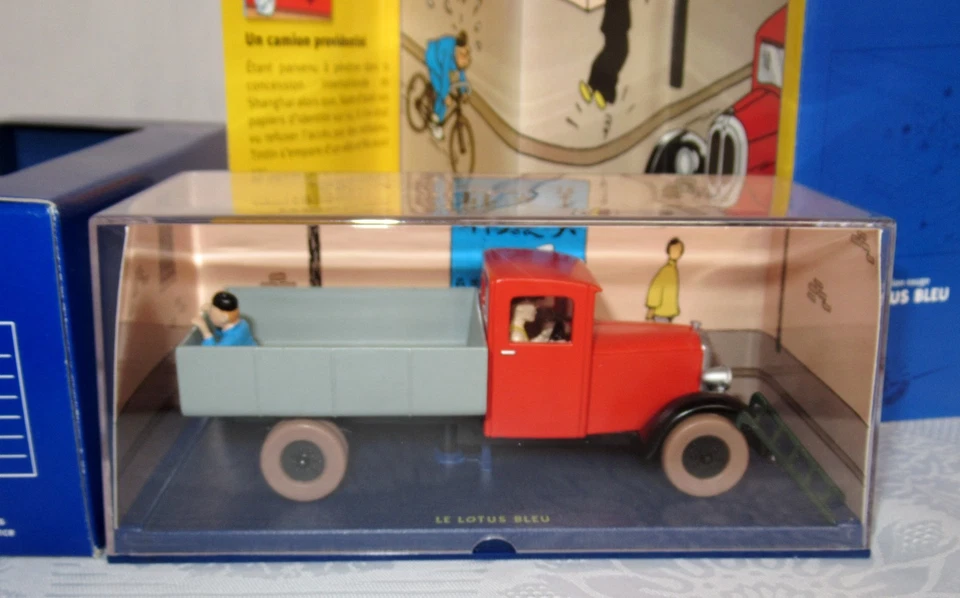 EN VOITURE TINTIN 1/43 ATLAS LE CAMION ROUGE DU LOTUS BLEU CERTIFICAT OK - Photo 4/4