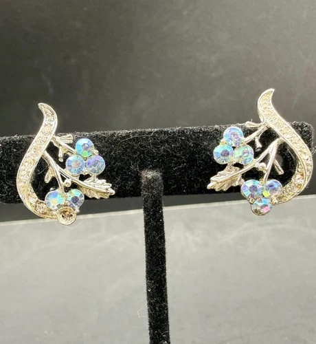 Vintage Coro Blue AB Rhinestone Silver Tone Clip On Earrings Costume Jewelry 💙