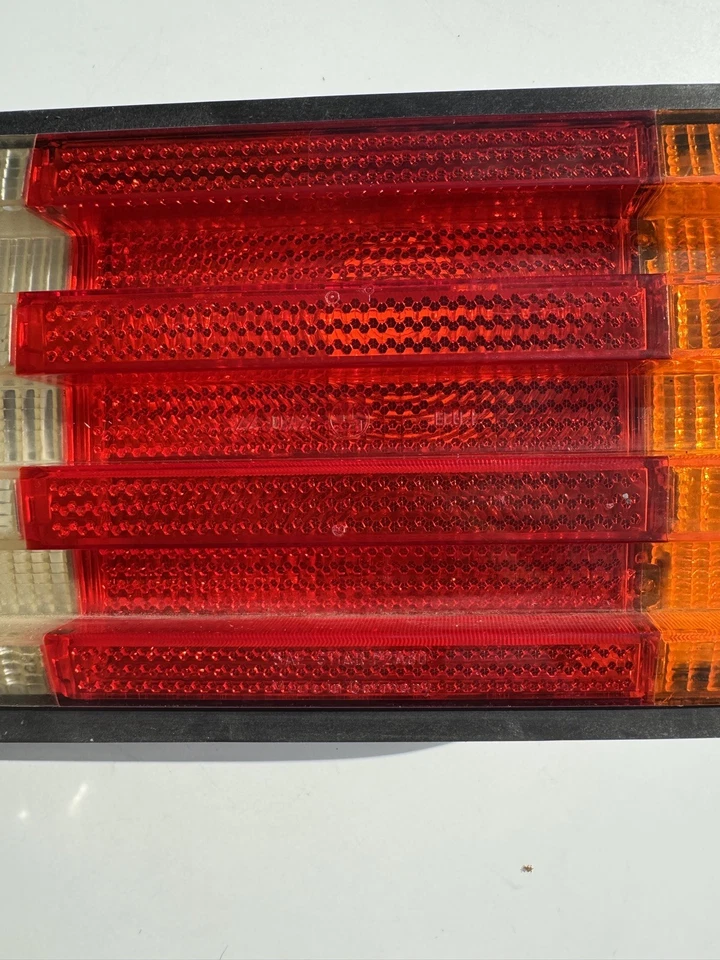 Luz trasera lateral derecha pasajero luz trasera derecha 86-91 mercedes 300 560sel w126 Foto 3 de 4