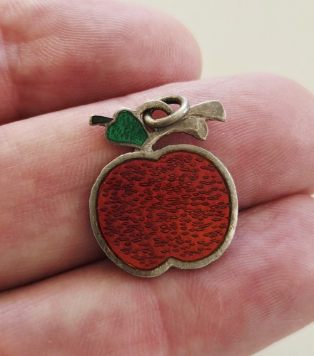 Vintage Sterling Silver and ENAMEL "Apple" for the teacher CHARM Mexico .925 - Picture 3 of 4