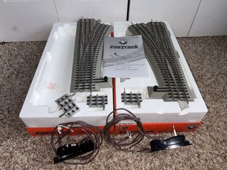 Lionel Electric Trains 6 16827 RH & 6 81953 O 72 LH Remote Switch (Fastrack) C 6