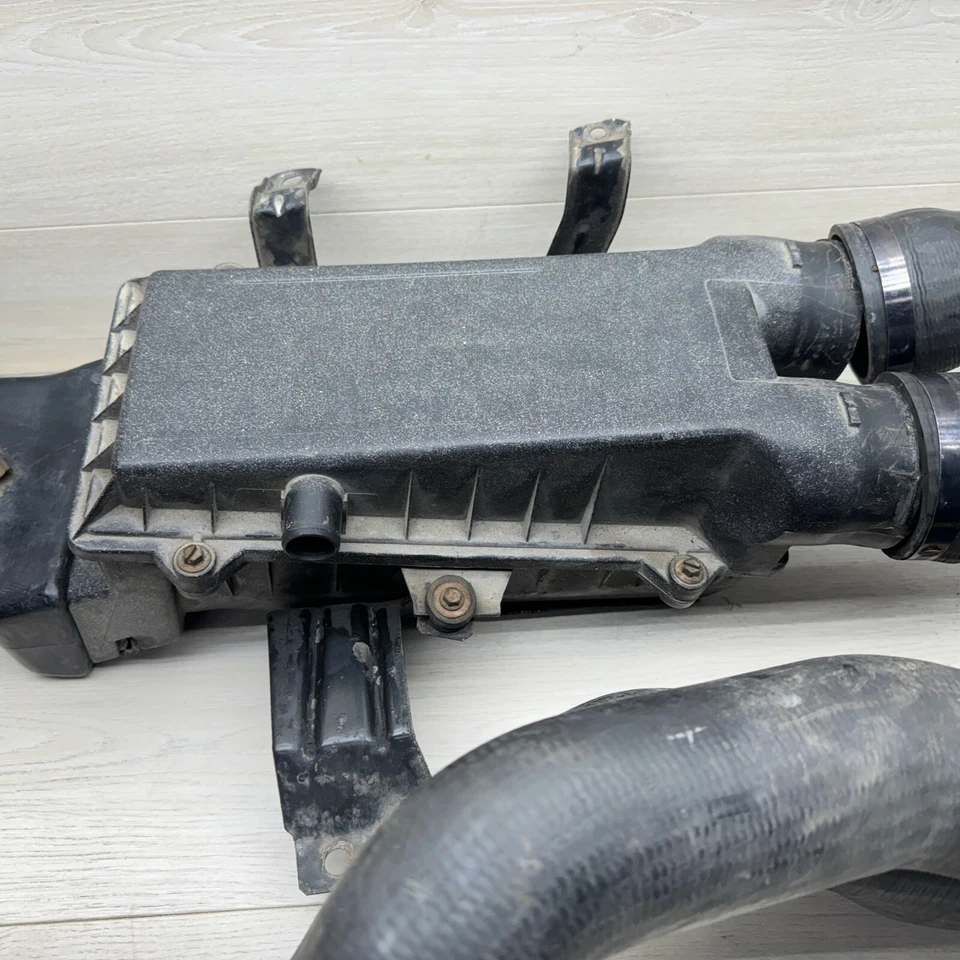 87-96 Ford E-150 Econoline VAN 4.9 5.0 5.8 CONJUNTO DE CAIXA DE FILTRO DE AR ENTRADA DE AR - Imagem 3 de 4