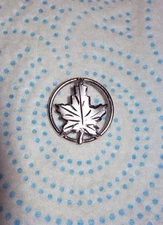 PETITE STERLING SILVER ETCHED FALL MAPLE Syrup LEAF CIRCLE PIN~Vtg Brooch Lot A