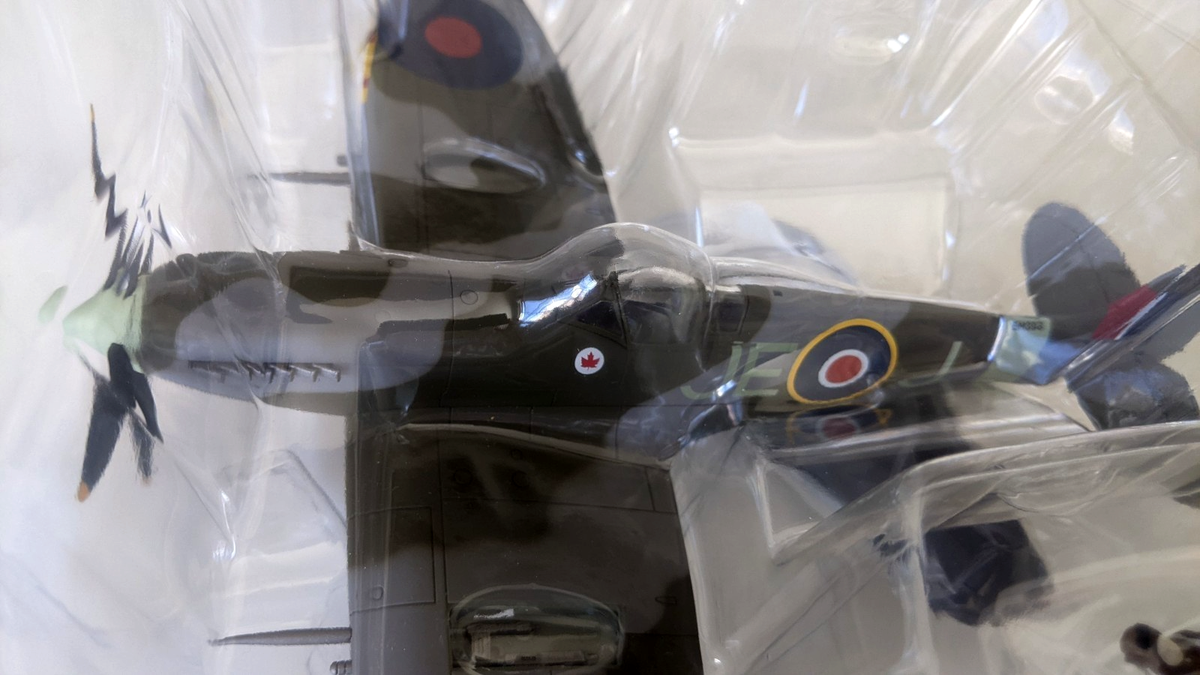 ホビーマスター HA8311 スピットファイア Mk. IXb Hobby Master HA8311 1/48 Supermarine Spitfire IXb EN398 Johnnie