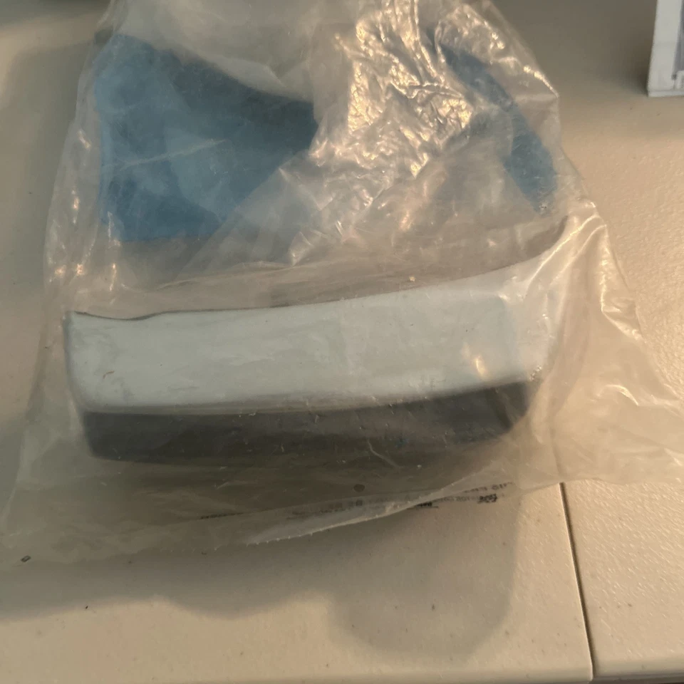 Protector de parachoques derecho E8MY-17997-A - 1988-91 MERCURY COLONY PARK Foto 4 de 4