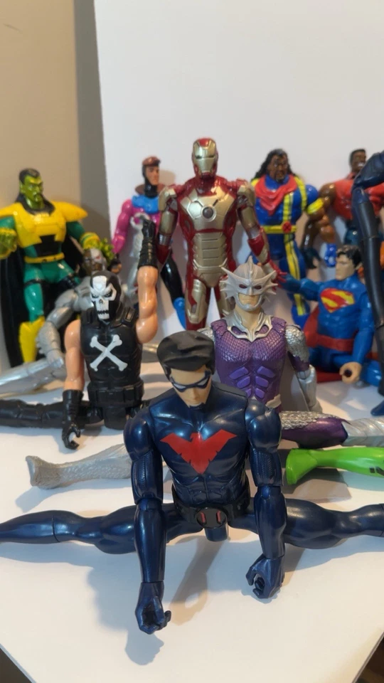Boneco de ação vintage Toy Biz Marvel lote de 42 peças anos 90 Toybiz - Imagem 2 de 4