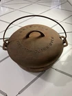 Vintage Griswold No. 9 Cast Iron Tite-Top Dutch Oven with Lid