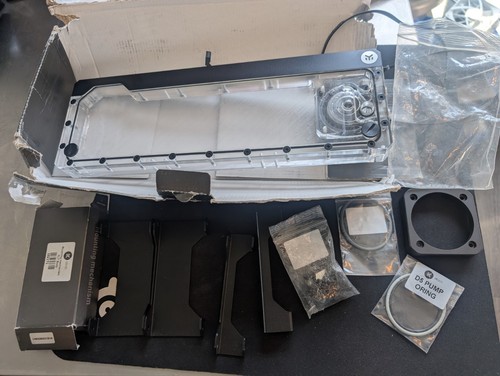 EKWB EK-Quantum Kinetic FLT 360 Pump/Reservoir Combo, DDC PWM, D-RGB, Plexi