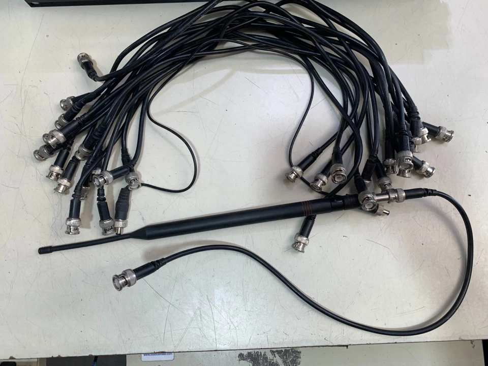 LOTE DE 2: ANTENA SHURE UA844 UA844SWB UHF SISTEMA PWR DIST + SHURE ULXP4 470-506 Foto 2 de 4