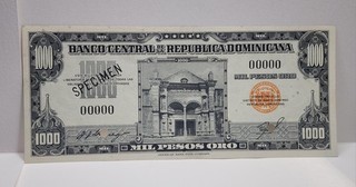 Billete de 1000 pesos muestra de República Dominicana sin circular