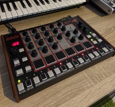AKAI Rhythm Wolf: Analog Drum Machine & Bass ...
