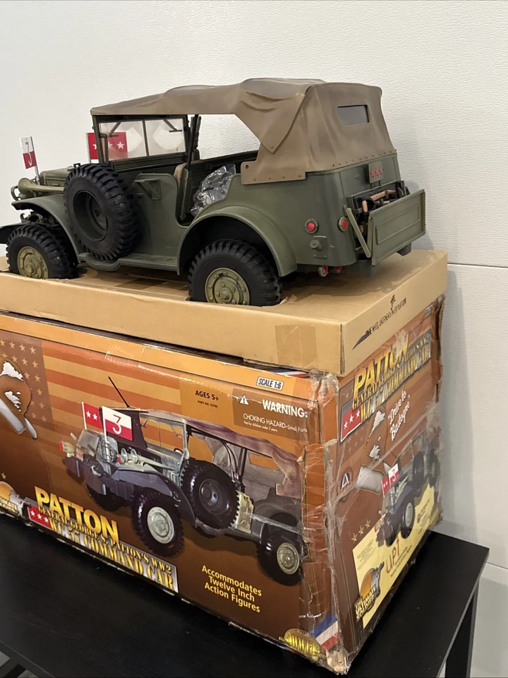 21st Century Ultimate Soldier Patton 2002 WC 57 Command Car 1:6 - muy raro  Foto 3 de 4